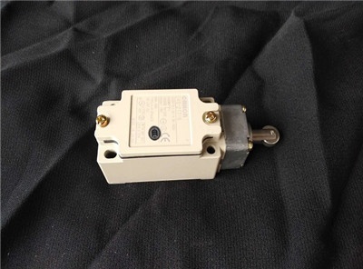 OMRON 接近开关D4B-2171N
